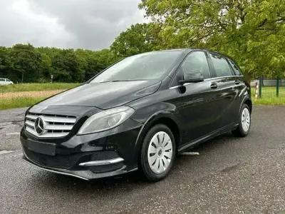 Gebraucht Mercedes B200 156 PS (114 kW) 2014 Schwarz Van / Kleinbus