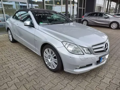 Gebraucht Mercedes E250 Avantgarde 204 PS (150 kW) 2010 Silber Cabrio