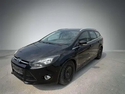Gebraucht Ford Focus Champions Edition 125 PS (91 kW) 2013 Schwarz Kombi