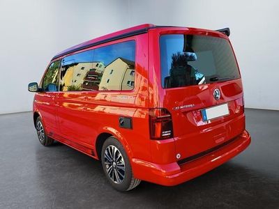 Gebraucht VW California California 150 PS (110 kW) 2023 Rotkirschrot/dach schwarz uni Van