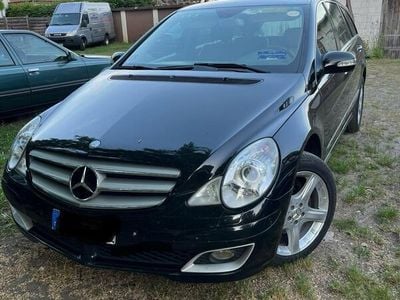 Mercedes R320