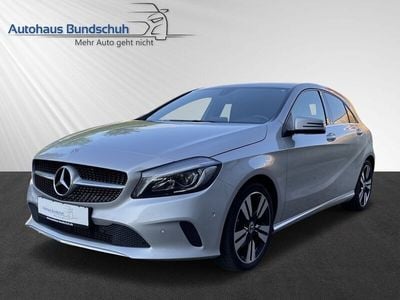 Gebraucht Mercedes A180 Urban 122 PS (89 kW) 2017 Polarsilber metallic Limousine