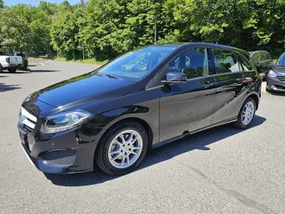 Używany Mercedes B220 177 KM (130 kW) 2017 Czarny Minivan