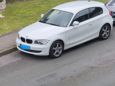 Gebraucht BMW 116 122 PS (89 kW) 2012 Weiß Kleinwagen