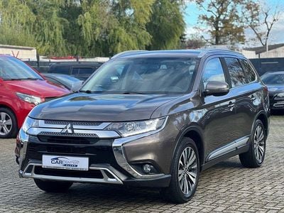 Gebraucht Mitsubishi Outlander Diamant Edition 150 PS (110 kW) 2020 Braun SUV