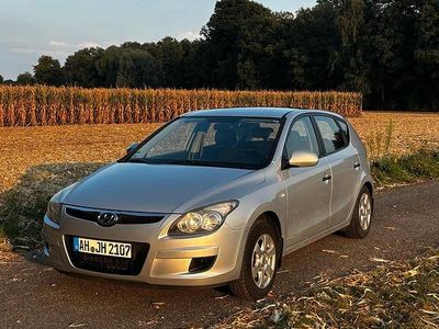 Gebraucht Hyundai i30 Classic 109 PS (80 kW) 2009 Silber Kombi