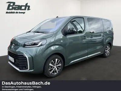 Begagnad Toyota Proace Verso Team 100 kW (136 HK) 2024 Grön Kombi
