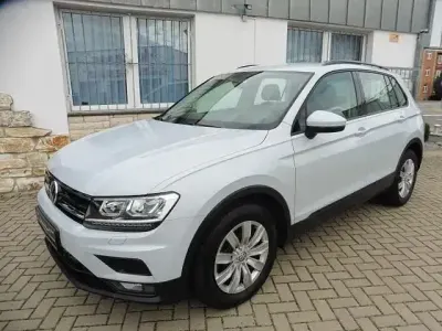Gebraucht VW Tiguan Trendline 125 PS (91 kW) 2018 Silber SUV