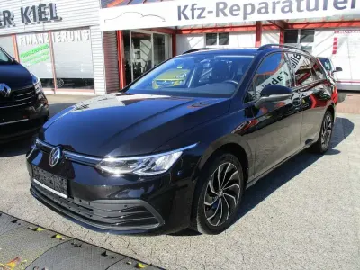 Gebraucht VW Golf VIII 116 PS (85 kW) 2022 Schwarz Kombi
