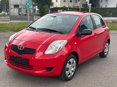 Usata Toyota Yaris Cool 69 CV (50 kW) 2009 Rosso Utilitaria