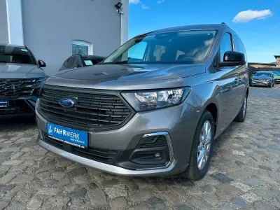 Neu Ford Grand Tourneo Connect Titanium 116 PS (85 kW) 2026 Silber Van / Kleinbus
