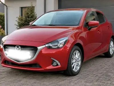 Gebraucht Mazda 2 75 PS (55 kW) 2016 Rot Kleinwagen