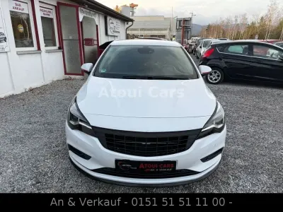 Używany Opel Astra Innovation 125 KM (91 kW) 2016 Biały Sedan/Limuzyna