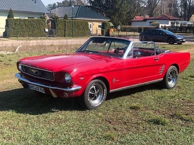 Rot Gebraucht 1966 Ford Mustang Cabrio | 46.500 €