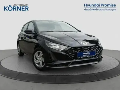 Gebraucht Hyundai i20 Select 101 PS (74 kW) 2025 Phantom black Kleinwagen