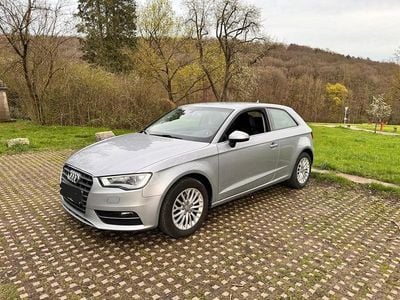 Grau Gebraucht 2016 Audi A3 Ambiente Coupé | 10.750 € (Guter Preis)
