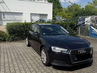 Gebraucht Audi A4 Basis 190 PS (139 kW) 2016 Blau Kombi
