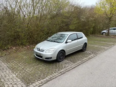 Gebraucht Toyota Corolla Sol 110 PS (80 kW) 2004 Silber Limousine