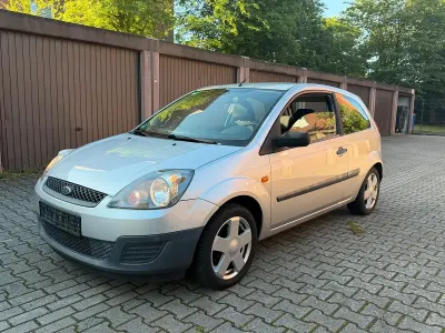 Gebraucht Ford Fiesta 60 PS (44 kW) 2006 Silber Kleinwagen