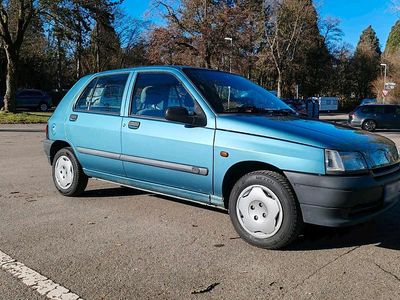 Gebraucht Renault Clio 54 PS (39 kW) 1994 Grün Kleinwagen