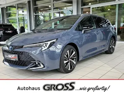 Neu Toyota Corolla 196 PS (144 kW) 2026 Grau Kombi
