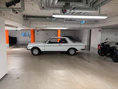 Gebraucht Mercedes 230 109 PS (80 kW) 1979 Weiß Coupé