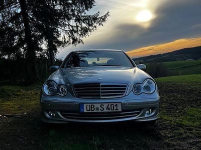 Second-hand Mercedes C200 Elegance 163 CP (119 kW) 2005 Argintiu Berlinǎ
