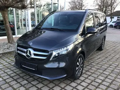 Gebraucht Mercedes V250 Sport 190 PS (139 kW) 2023 Grau Van / Kleinbus