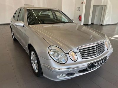 Gebraucht Mercedes E200 163 PS (119 kW) 2003 Silber Limousine