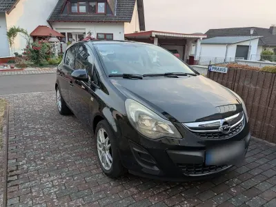 Gebraucht Opel Corsa 86 PS (63 kW) 2014 Schwarz Kleinwagen