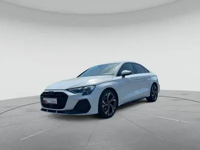 Gebraucht Audi A3 S-Line 116 PS (85 kW) 2025 Gletscherweiß metallic Limousine
