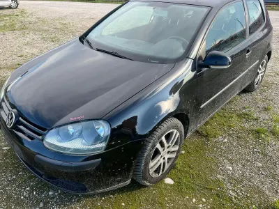 Używany VW Golf IV 102 KM (75 kW) 2004 Czarny Sedan/Limuzyna