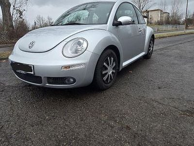 Gebraucht VW New Beetle 102 PS (75 kW) 2010 Silber Kleinwagen