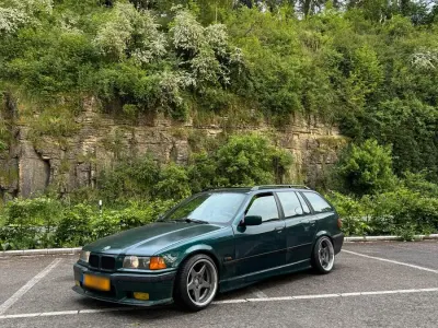 Gebraucht BMW 320 M Sport 150 PS (110 kW) 1996 Grün Kombi