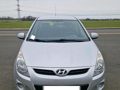 Silber Gebraucht 2011 Hyundai i20 Edition Kleinwagen | 5.200 € (Etwas zu teuer)