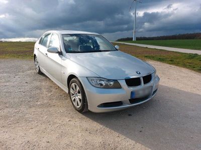 gebraucht BMW 318 E90 i Silber