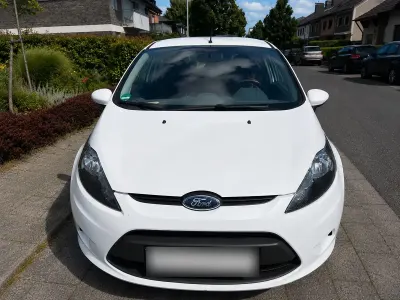 Gebraucht Ford Fiesta 60 PS (44 kW) 2009 Weiß Limousine
