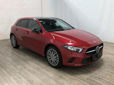 Gebraucht Mercedes A250 Night 218 PS (160 kW) 2021 Rot Limousine