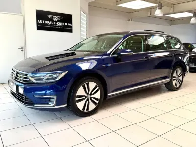 Gebraucht VW Passat GTE 156 PS (114 kW) 2018 Blau Kombi