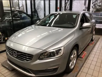 Używany Volvo V60 163 KM (119 kW) 2014 Szary Kombi