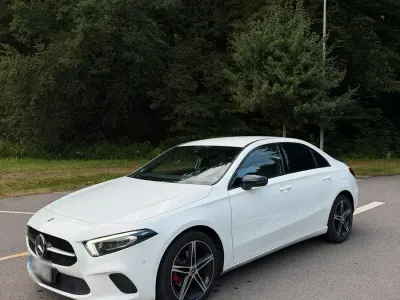 Gebraucht Mercedes A180 Progressive 116 PS (85 kW) 2020 Weiß Limousine
