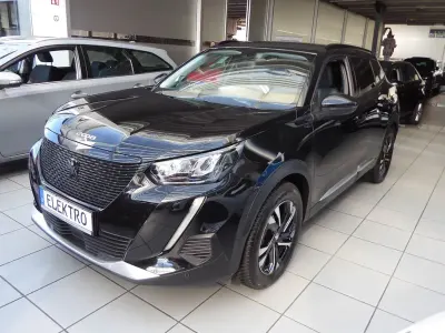 Gebraucht Peugeot e-2008 Allure 100 kW (136 PS) 2021 Schwarz SUV