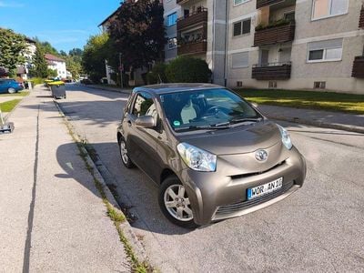 Toyota iQ