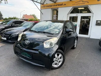 Gebraucht Toyota iQ 68 PS (50 kW) 2009 Schwarz Kleinwagen