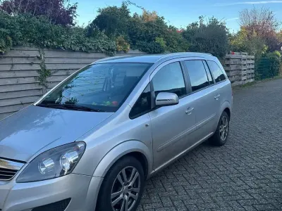 Gebraucht Opel Zafira 110 PS (80 kW) 2012 Grau Van / Kleinbus