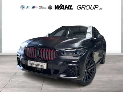 Gebraucht BMW X6 M50 Sport Line 530 PS (389 kW) 2023 Gold SUV