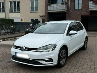 Gebraucht VW Golf VII 115 PS (84 kW) 2017 Weiß Limousine