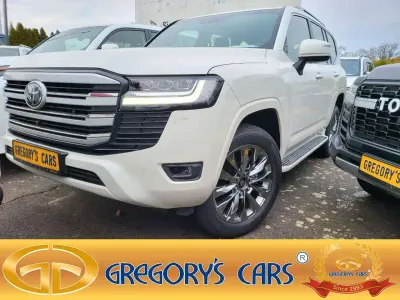 Gebraucht Toyota Land Cruiser Premium 299 PS (219 kW) 2023 Pearlsparkling white SUV