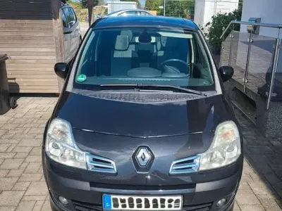 Używany Renault Modus Dynamique 75 KM (55 kW) 2009 Czarny Minivan