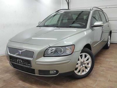 Second-hand Volvo V50 Momentum 109 CP (80 kW) 2006 Verde Break